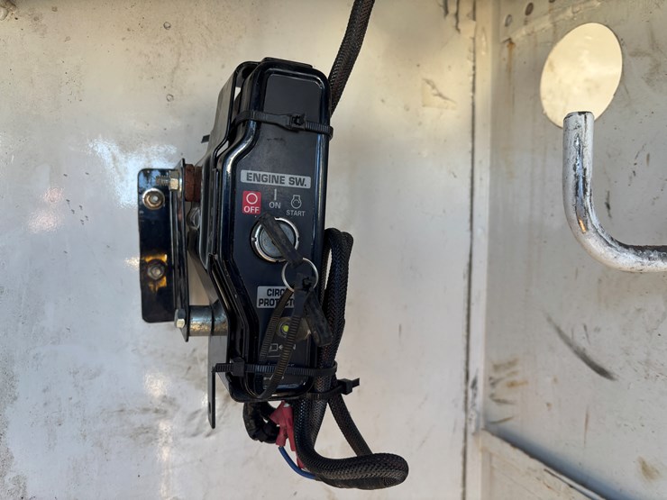 2011-miller-bobcat-225-image-70