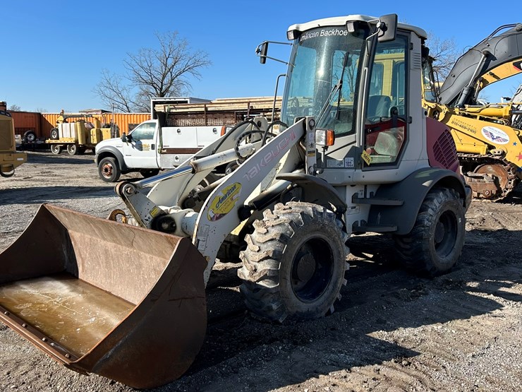 takeuchi-tw80-image-1