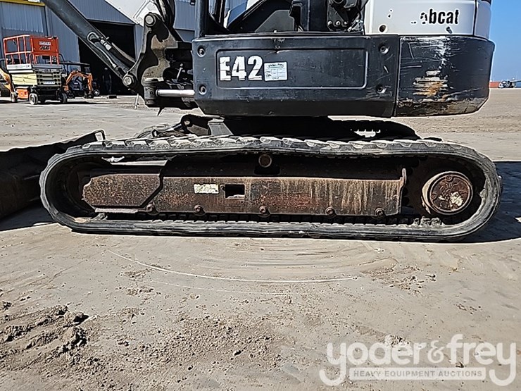 2013-bobcat-e42-image-10