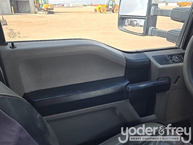 2019-ford-f550-image-70