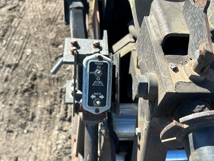 caterpillar-ap-650b-image-37