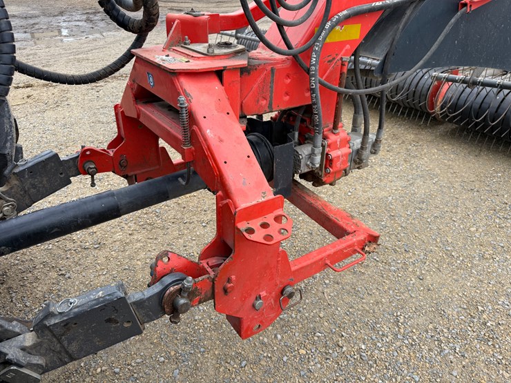 2011-kuhn-merge-maxx-900-image-25