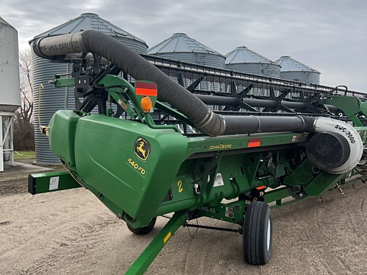 2013-john-deere-640-image-1