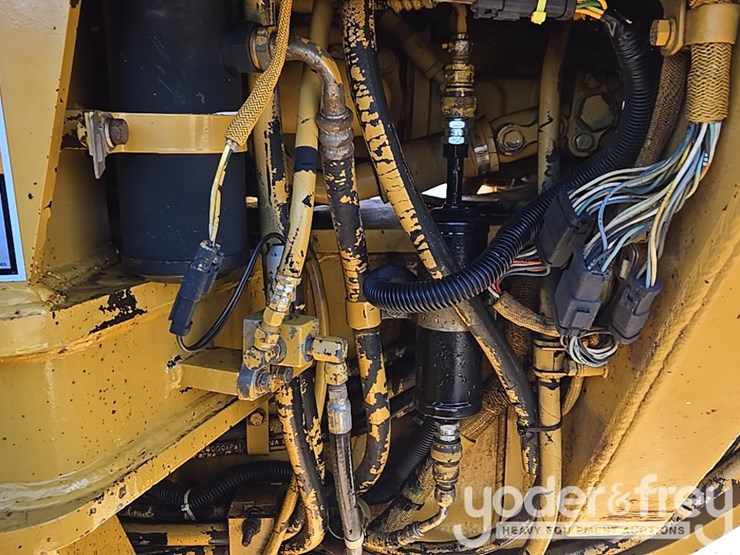 2005-caterpillar-140h-vhp-plus-image-61