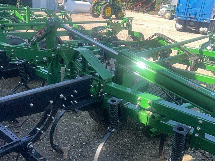 2024-john-deere-52-image-93