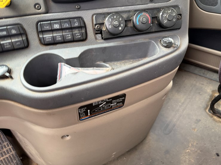 #40955-•-2016-freightliner-cascadia-t/a-daycab-truck-tractor-3akjged54gshn2294-image-61