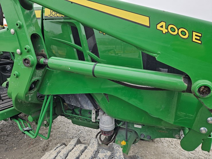 2023-john-deere-4052m-image-21