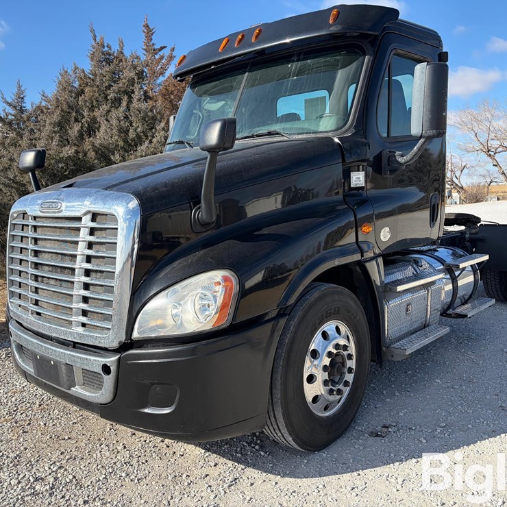 2015 FREIGHTLINER CASCADIA 125