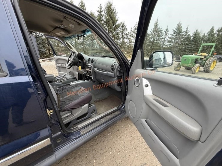 2006-jeep-liberty-image-32