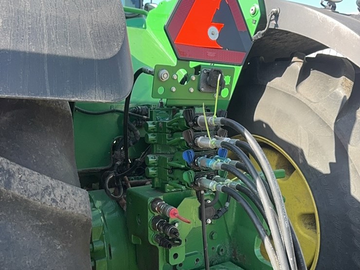 2023-john-deere-h-image-36