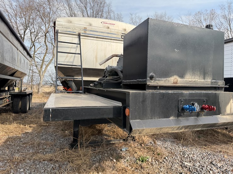 #40961-•-2011-magnolia-/-adams-t/a-fertilizer-tender-trailer-image-45