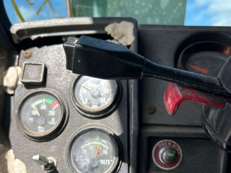 2001-mack-rd688s-image-13