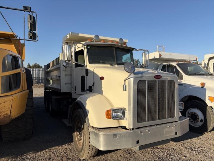 2015-peterbilt-365-image-2