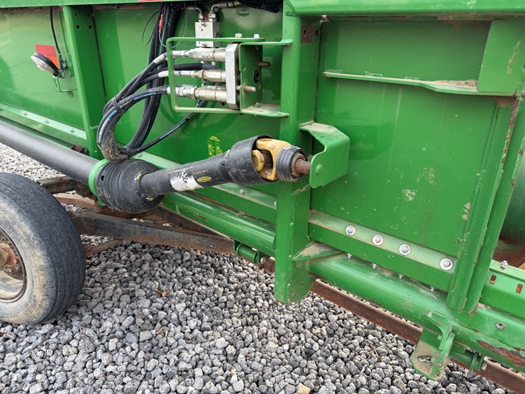 john-deere-630f-image-10