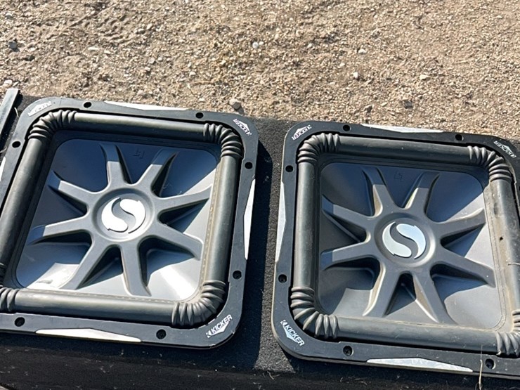 deluxe-speaker-system-for-car-or-tractor-image-25