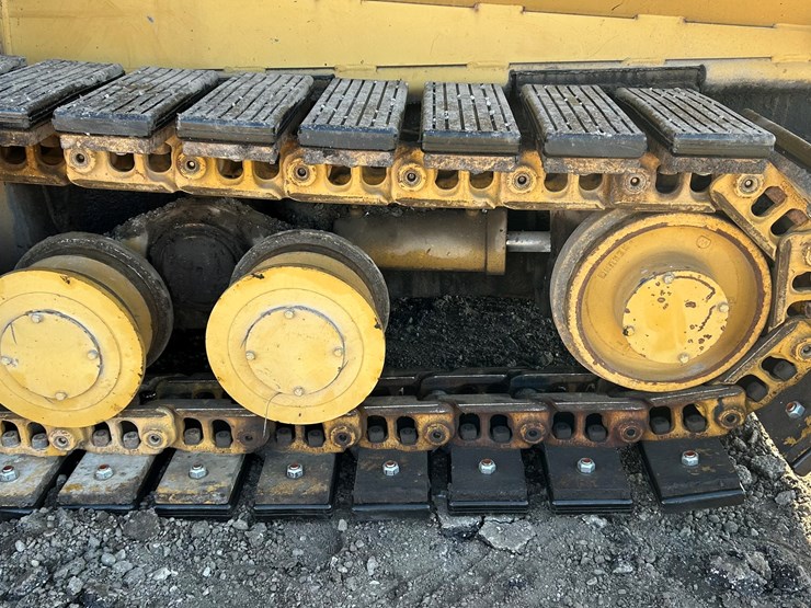 caterpillar-ap-650b-image-79