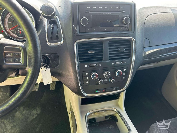 2014-dodge-grand-caravan-image-15