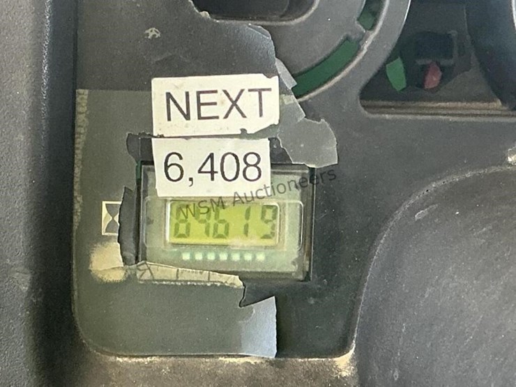 2014-john-deere-gator-image-16