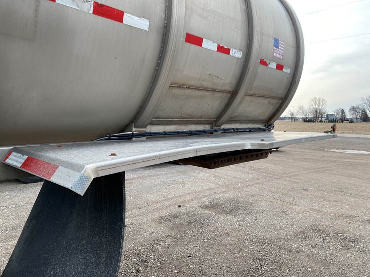 #504-•-2012-northern-8,500-gallon-semi-manure-tanker-(has-wi-title)-(waupun,-wi)-image-52