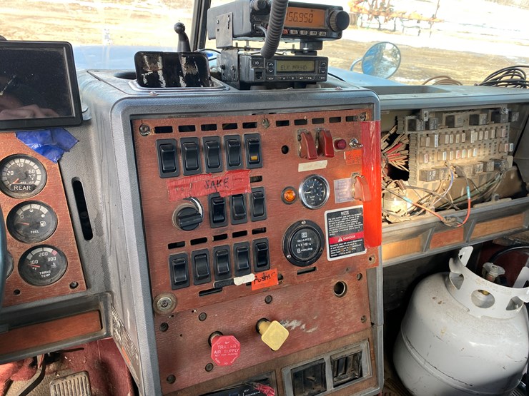 #425-•-mack-elite-cl-713-manure-truck-(has-wi-title)-(colfax,-wi)-image-35