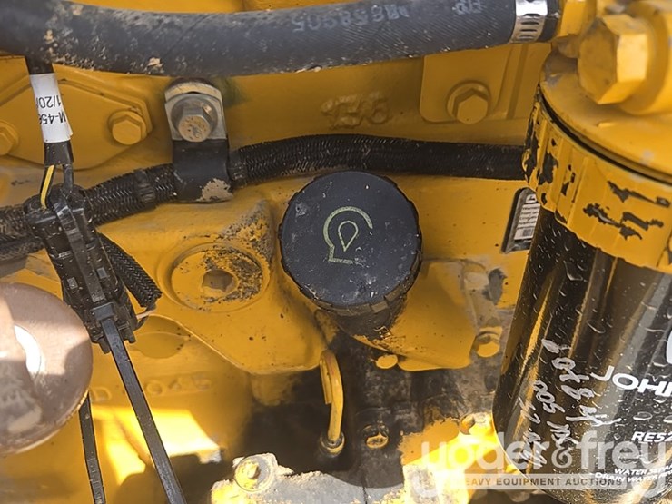 2014-deere-310k-ep-image-64