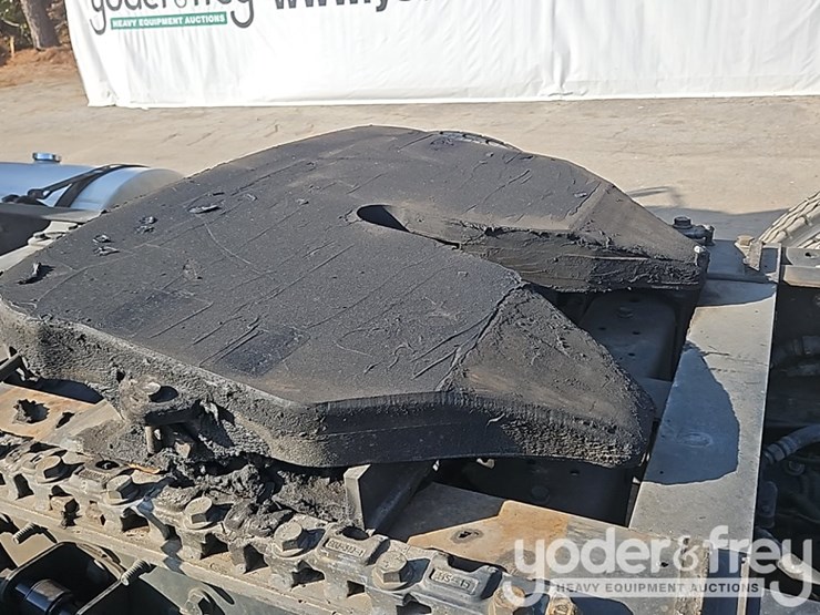 2017-international-8600-image-19