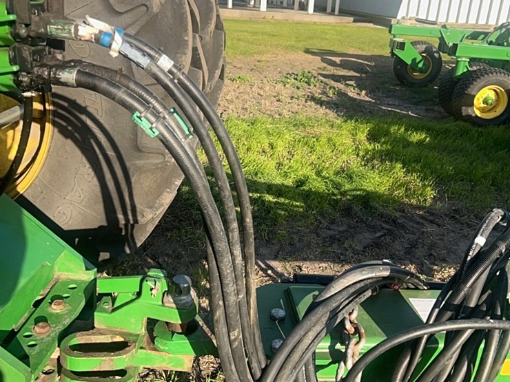 2018-john-deere-1910-image-54