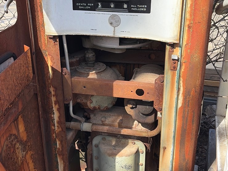 #13-•-bennet-gas-pump-image-5