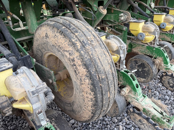 john-deere-1790-image-62