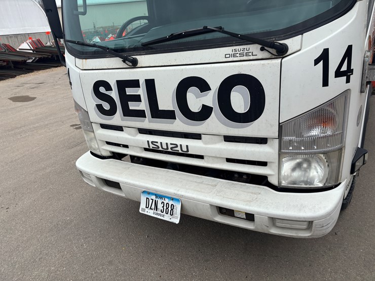 2015-isuzu-npr-xd-image-9