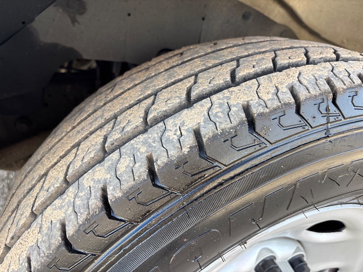 2016-gmc-3500-image-19