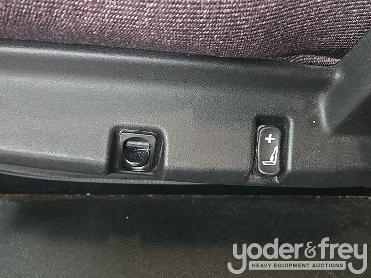 2019-peterbilt-579-image-64