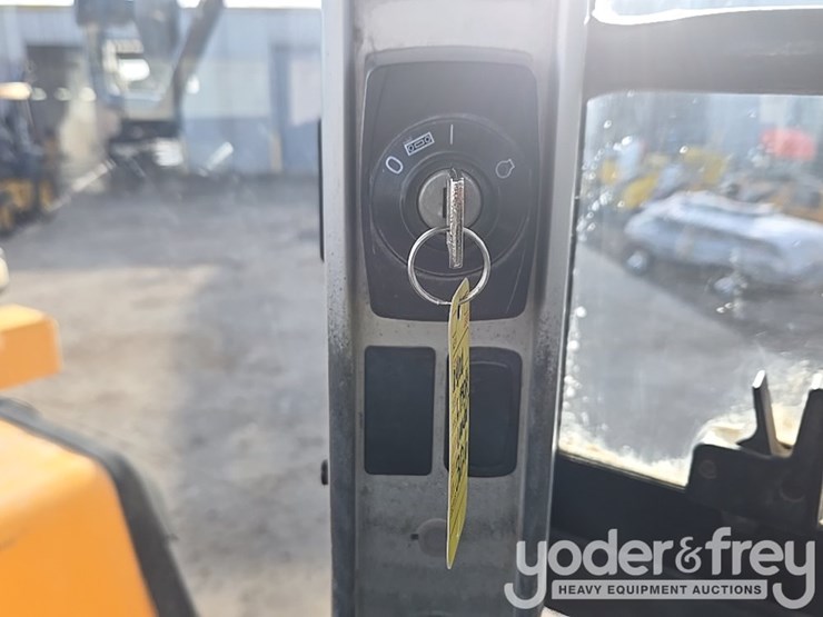 2014-volvo-l150h-image-90