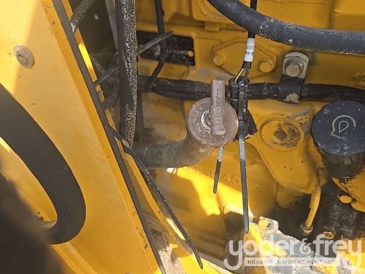 2014-deere-310k-ep-image-66
