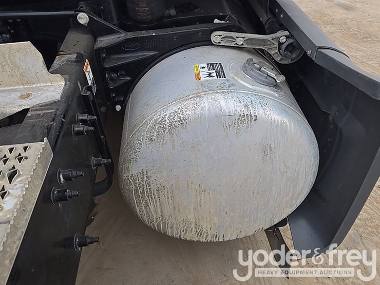 2019-peterbilt-579-image-62