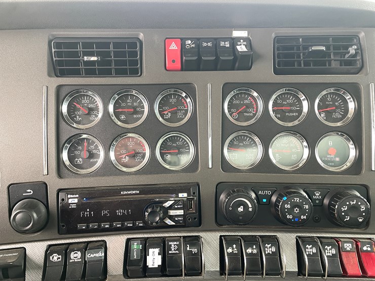 2019-kenworth-t880-image-78