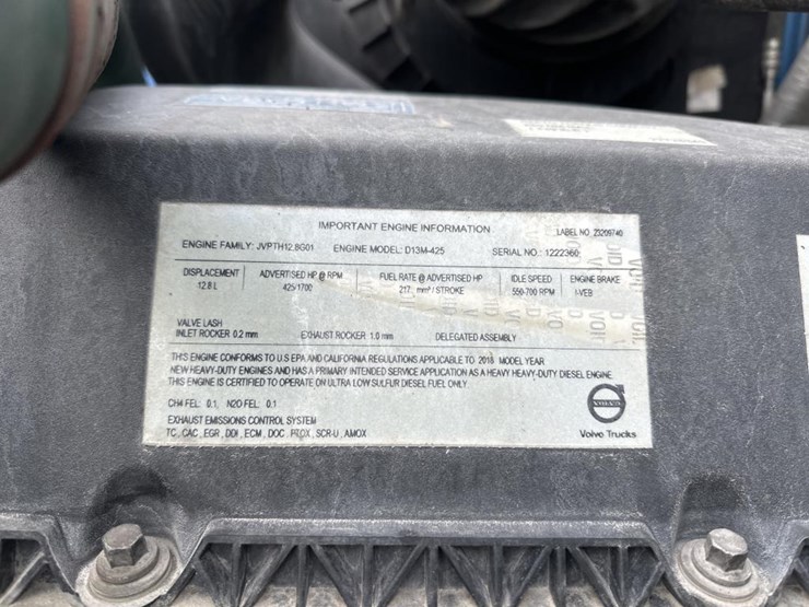 2019-volvo-10-image-29