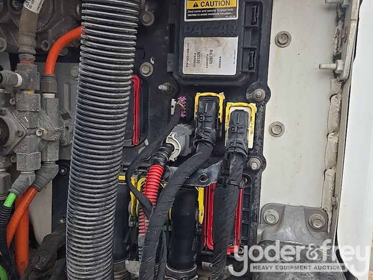 2019-peterbilt-579-image-31