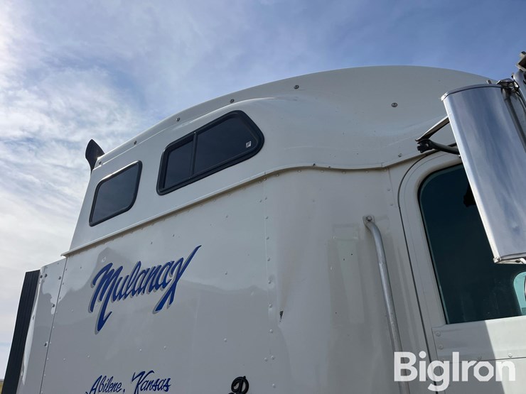 1999-international-9400-eagle-image-19