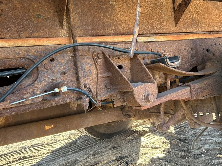 2005-ford-f550-image-40