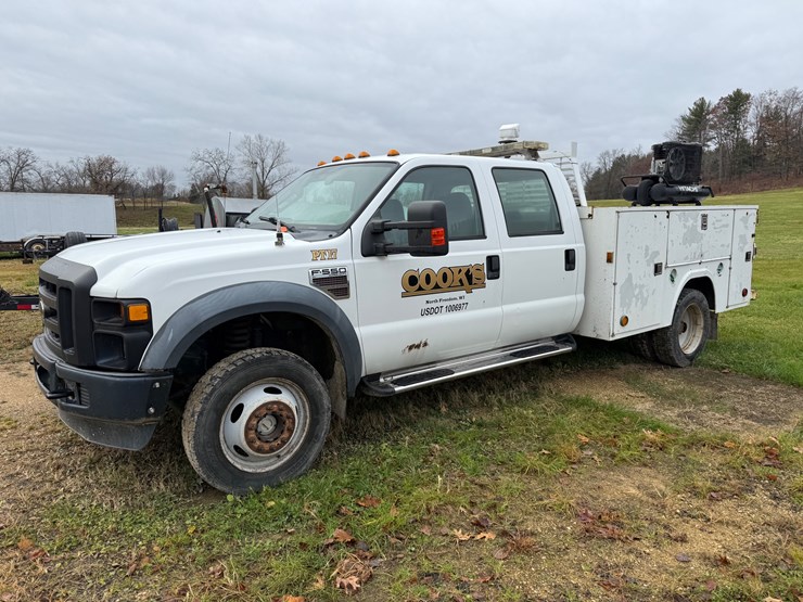 2009-ford-f550-image-1