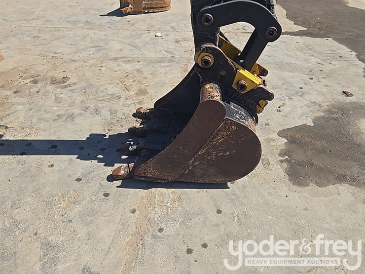 2020-deere-35g-image-12