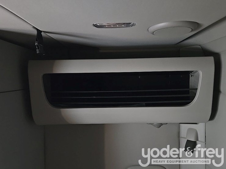 2019-peterbilt-579-image-101