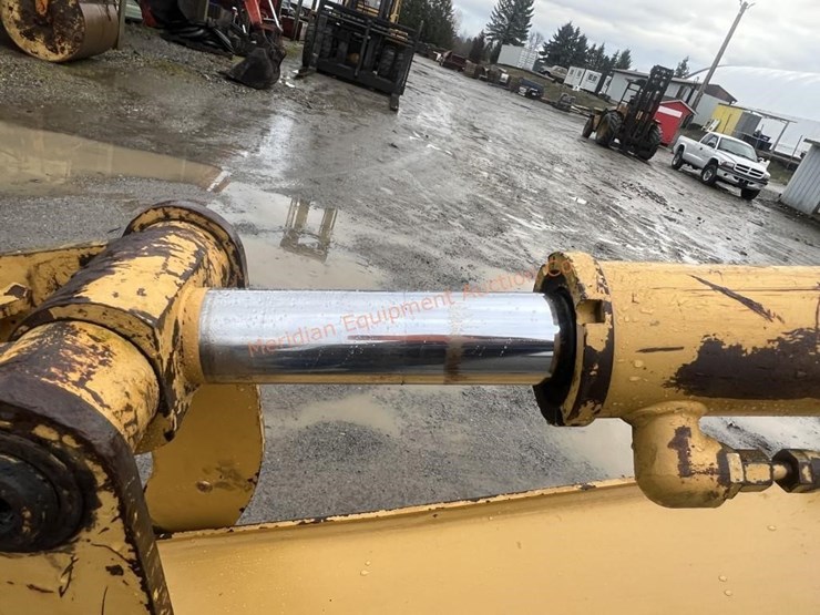 caterpillar-416b-image-22