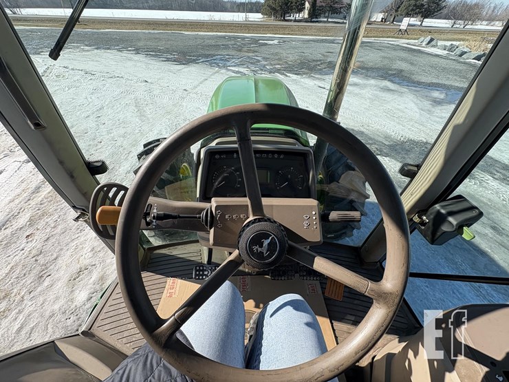 2011-john-deere-7130-image-24