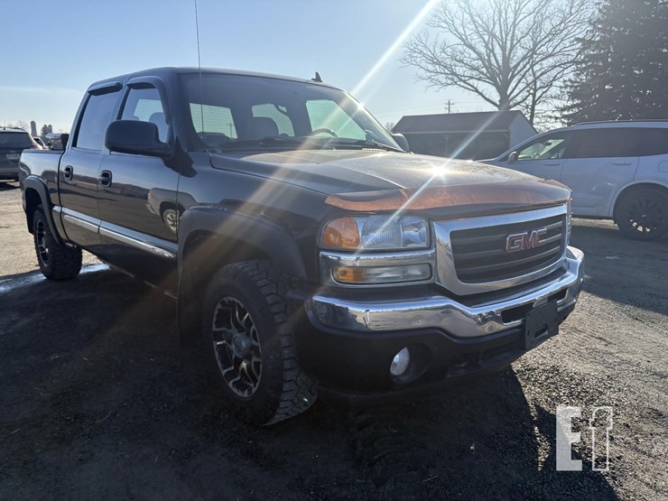 2006-gmc-sierra-1500-slt-image-3