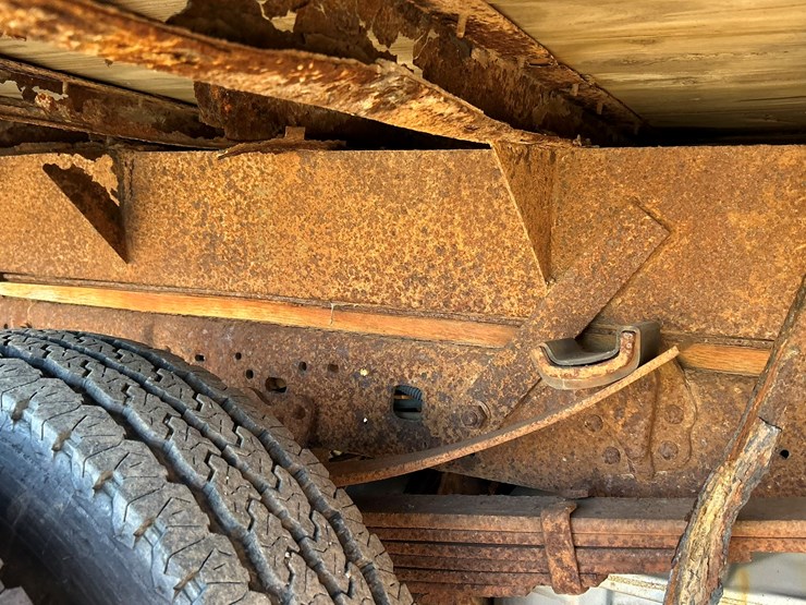 2005-ford-f550-image-35