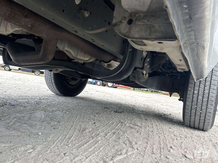 2014-ford-cargo-image-17