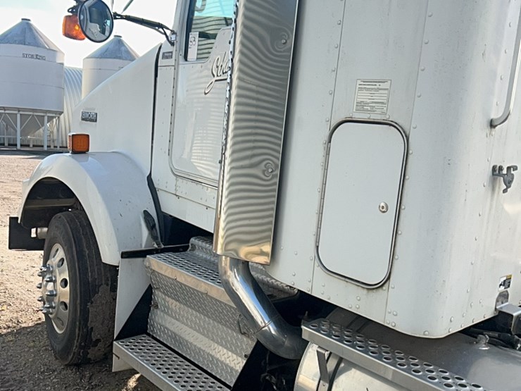 2007-kenworth-t800-image-40