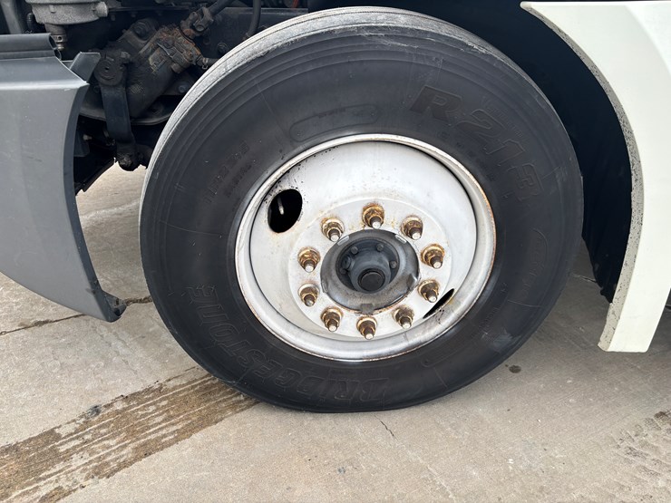 2018-freightliner-cascadia-126-image-76